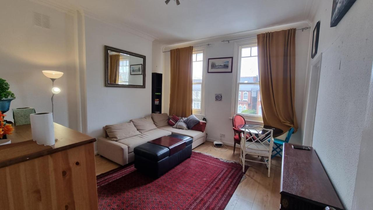 Extra Large One Bedroom Flat With Parking London Exterior foto